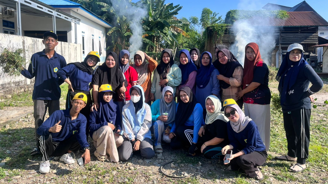 Kerja Bakti di Desa Tampiala Dukung Program Jumat Bersih