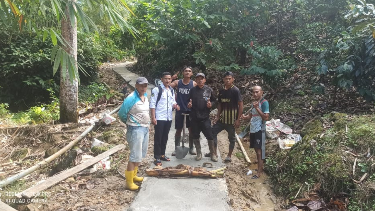Peningkatan Aksesibilitas Pertanian di Dusun Kire melalui Pembangunan Rabat Jalan Kantong Produksi