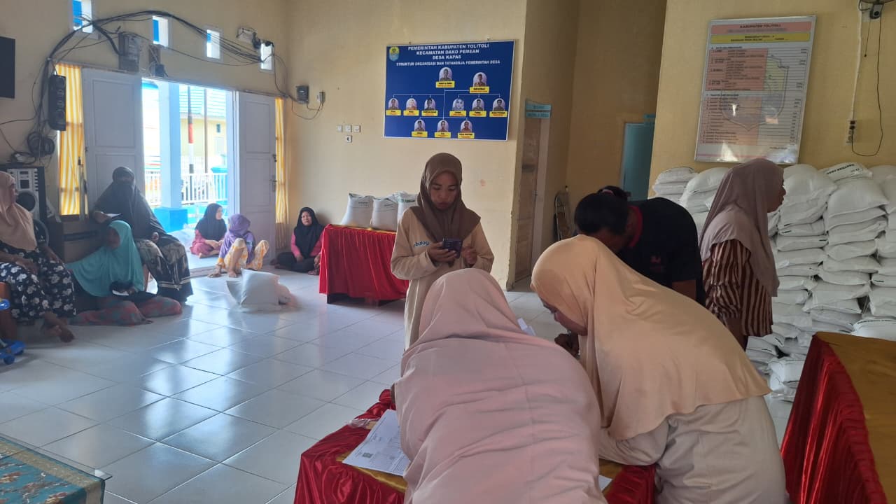 Pemerintah Desa Kapas Salurkan Bantuan Pangan Beras Periode Juli–September 2026 kepada 190 KPM