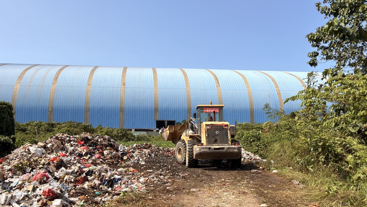 Tanggapi Keluhan Warga, Pemerintah Desa Tondo Bersihkan Lokasi Pembuangan Sampah