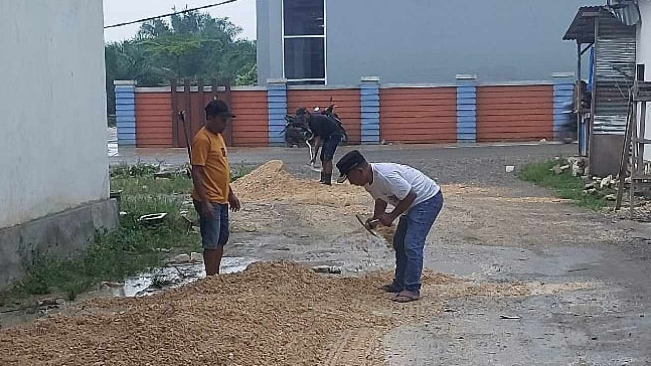 Perbaikan Jalan Menuju SDN Topogaro di Desa Topogaro