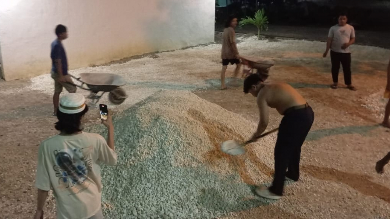 Persiapan Sholat Idul Fitri 1446 H oleh Karang Taruna Desa Topogaro