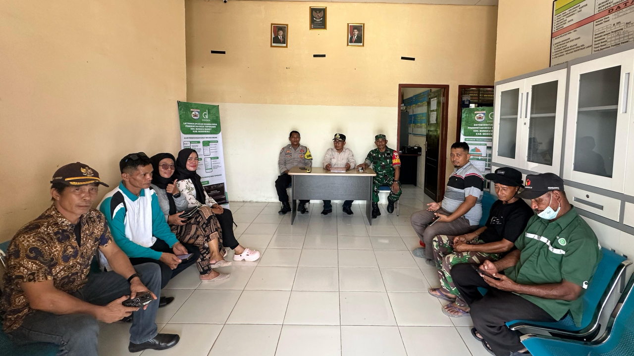 Koordinasi Persiapan Pawai Obor dan Pembagian Bingkisan Hari Raya di Desa Topogaro