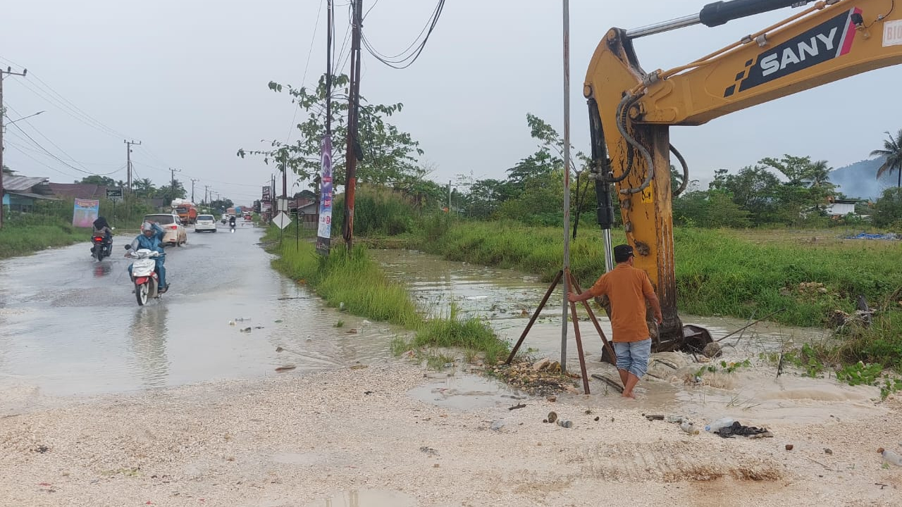 Genangan Air Surut di Desa Topogaro