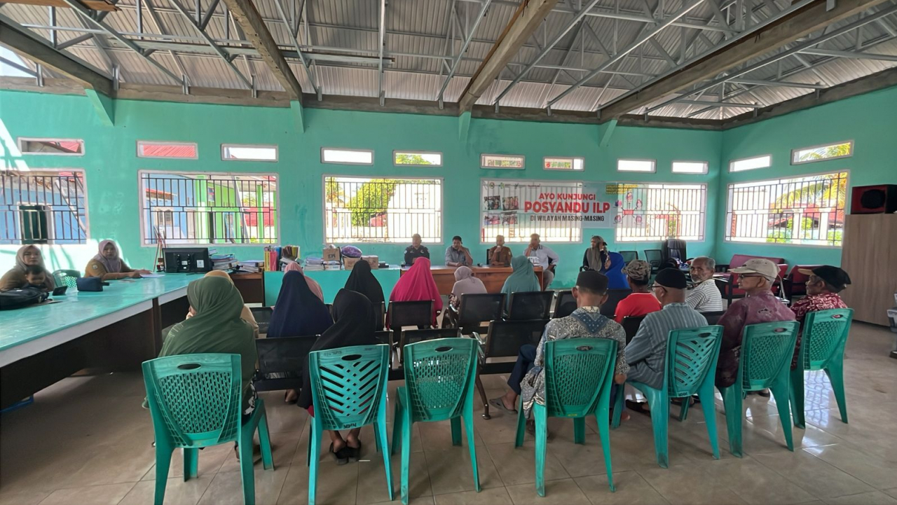 BLT Desa Moahino: 30 KPM Terima Bantuan, Camat Hadir