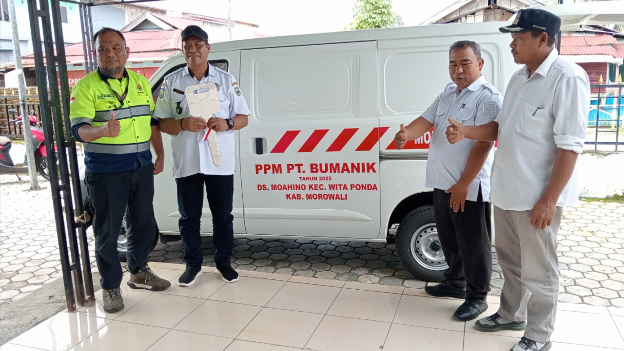 PT Bumanik Serahkan 1 Unit Mobil Siaga Desa untuk Pemdes Moahino di Wita Ponda