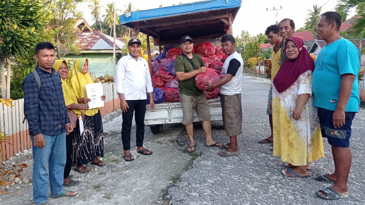 Pemdes Bolubung bagikan 1,4 ton Bete kepada seluruh warga