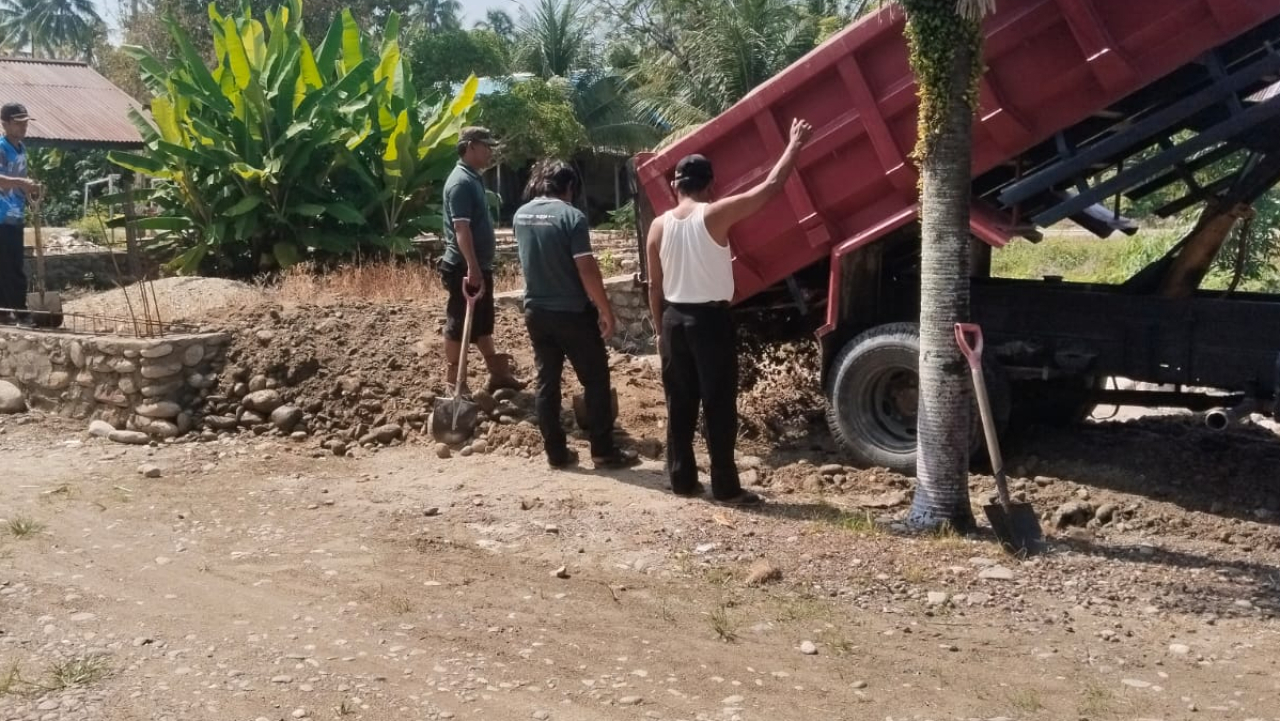 Pembangunan Kantor Desa Kotanagaya Parigi Moutong Berjalan Lancar