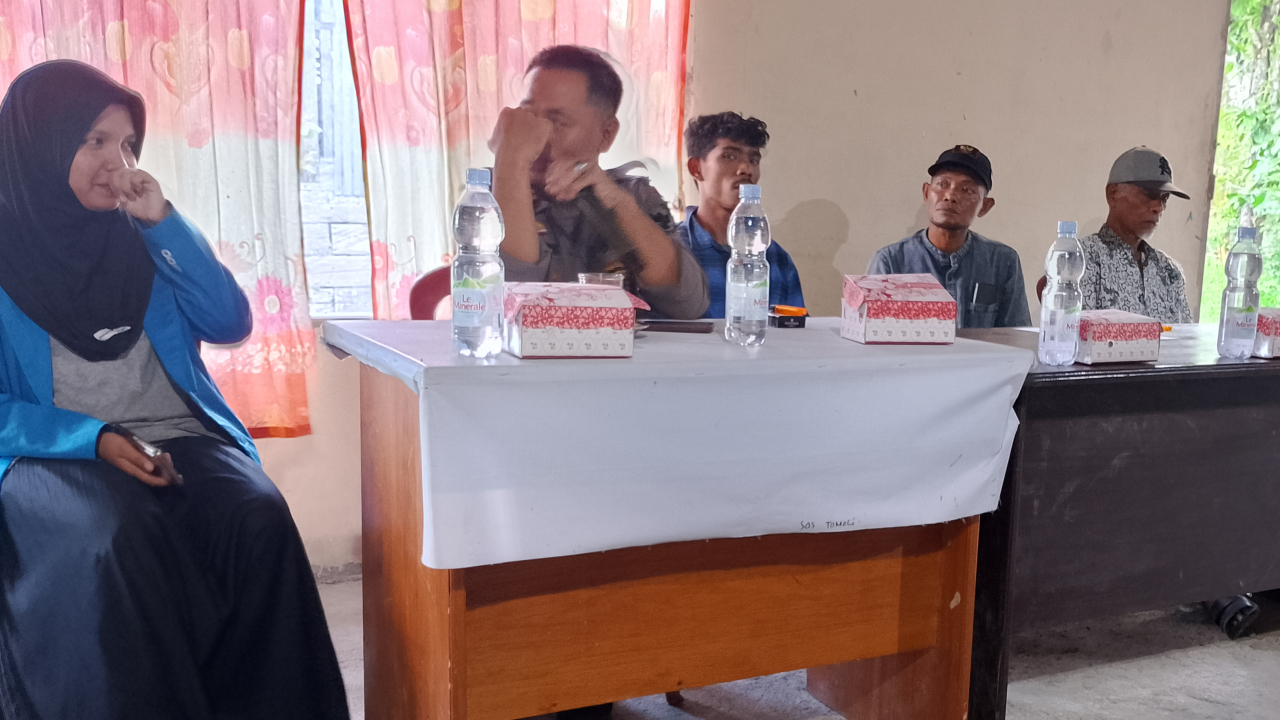 Sosialisasi Hukum Bahaya Narkoba di Desa Tomoli Selatan