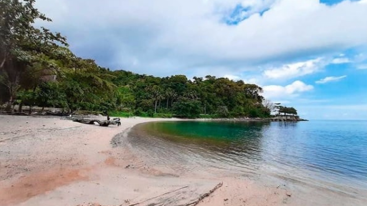 Pantai Nalera
