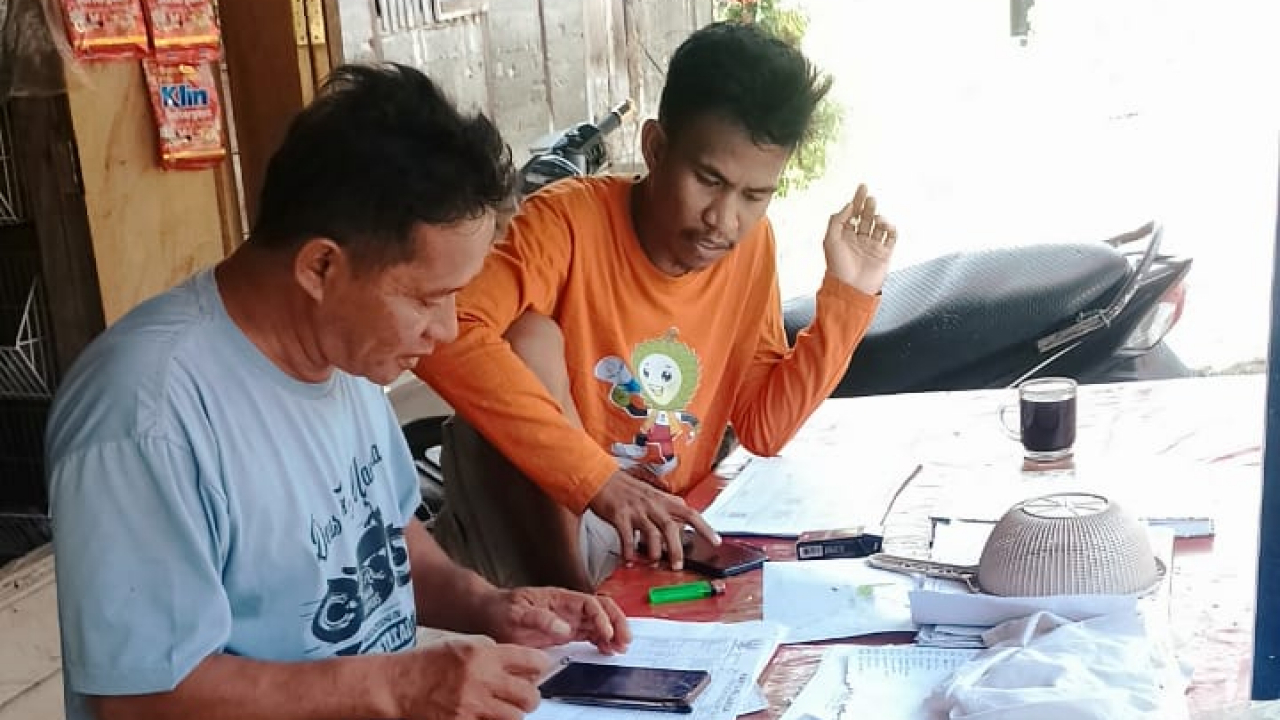 Digitalisasi Data Penerima Bansos di Desa Palasa Lambori: Upaya Sinkronisasi untuk Pelayanan yang Lebih Efektif