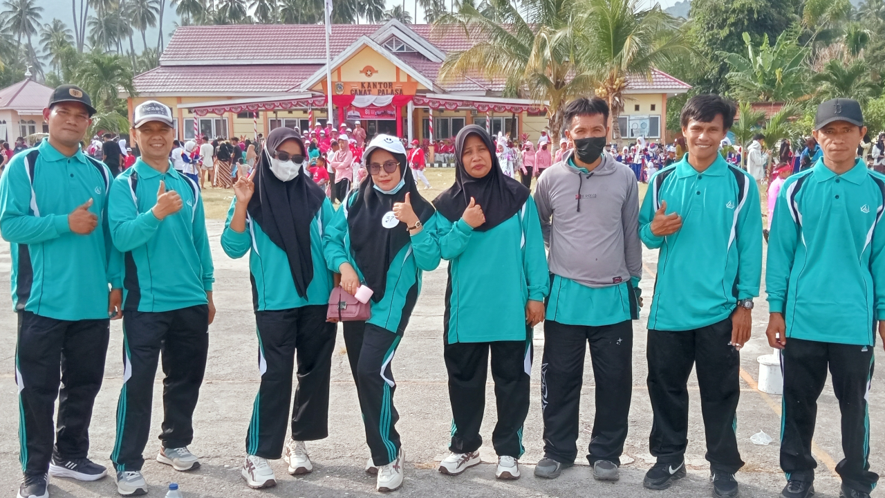 Aparat Desa Pebounang Ikuti Lomba Jalan Santai dalam Memeriahkan HUT RI ke-81 di Kantor Camat Palasa