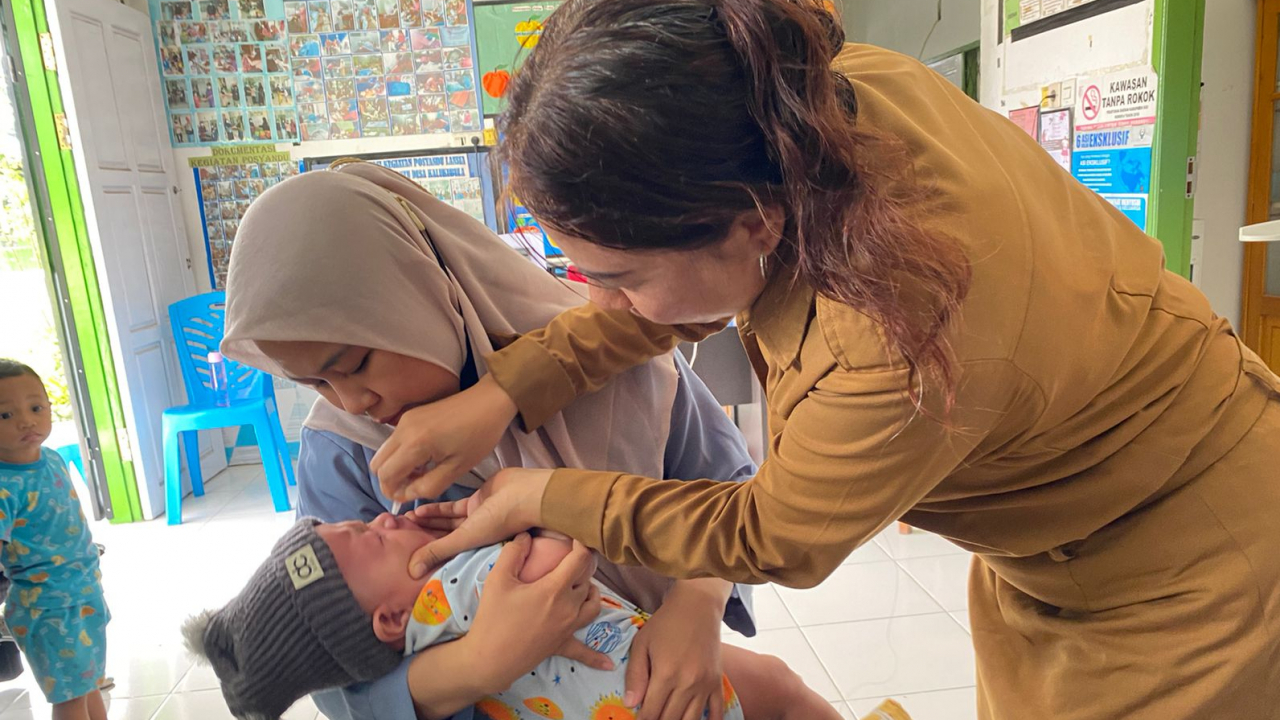 Kegiatan Sweeping Polio di Pustu Desa Kalukubula