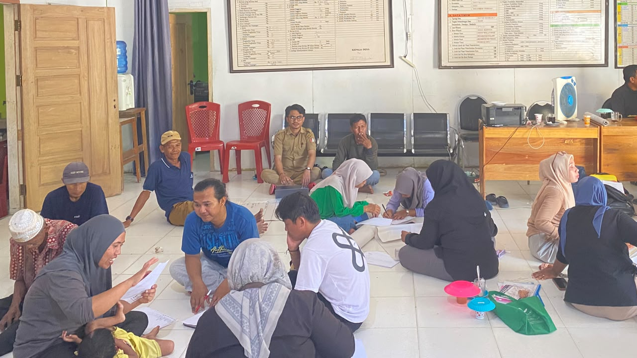 Pemerintah Desa Bangga dan kelompok Tanggap Bencana Menyusun Kajian Resiko Bencana Desa