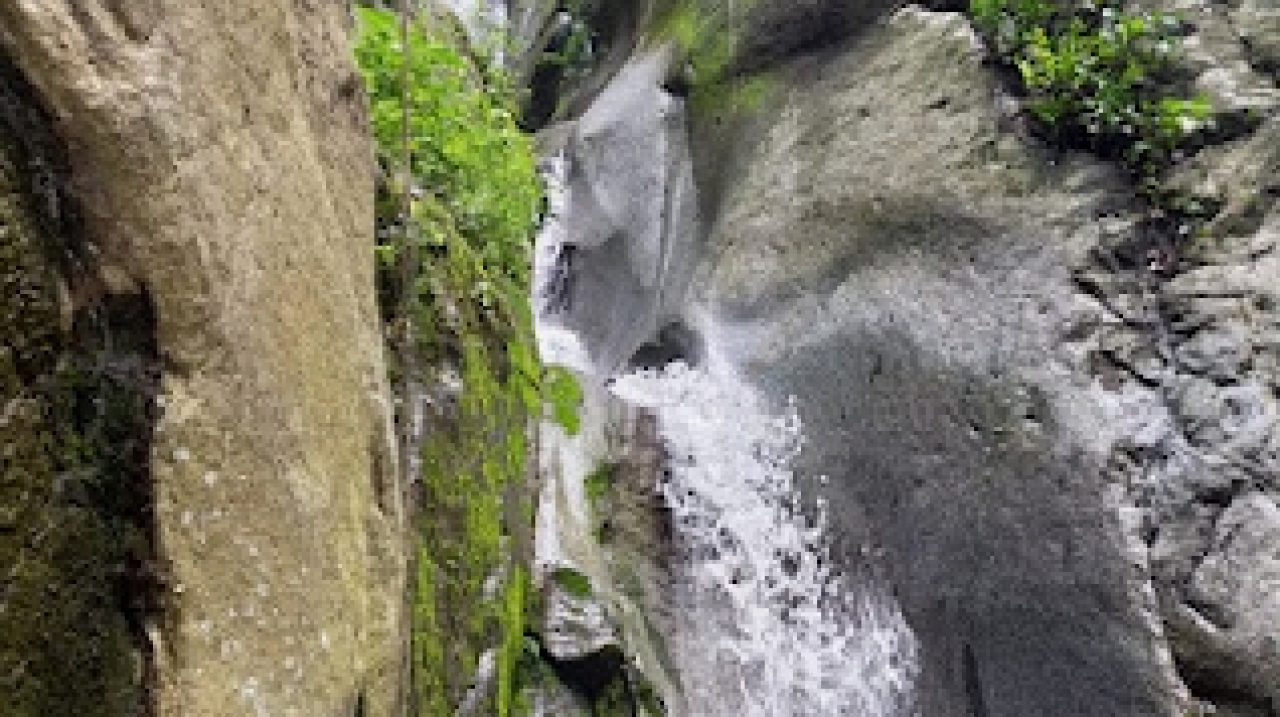 Air Terjun Vunjala