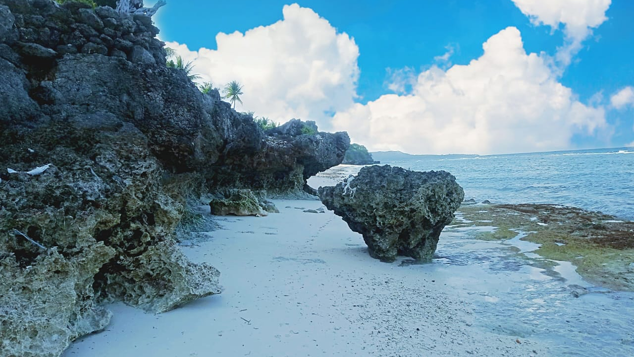 Pantai Tabo'dong