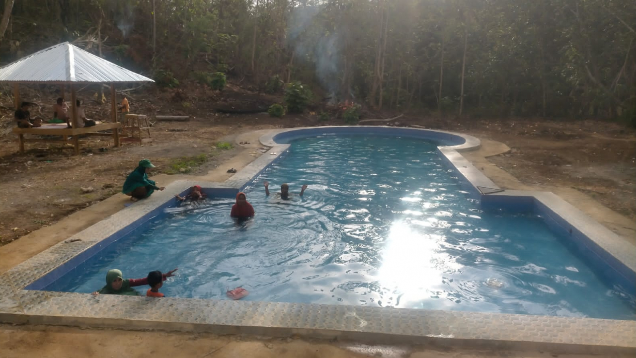 Wisata Kolam Renang Tihu Keke