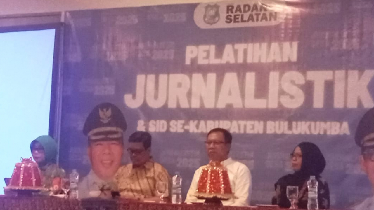 Peningkatan Kapasitas Aparatur Desa: Pelatihan Jurnalistik dan Sistem Informasi Desa di Kabupaten Bulukumba