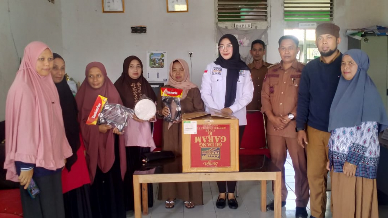 Penulis: Rasul Dafid (RD)Anggota DPRD Dapil 3 Serahkan Bantuan Alat Qasidah di Desa Bonto Matene