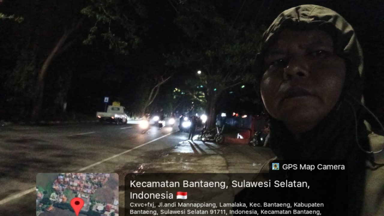 Babinsa Sertu Mursalim Sigap Mengawal Malam Takbiran di Kelurahan Lembang