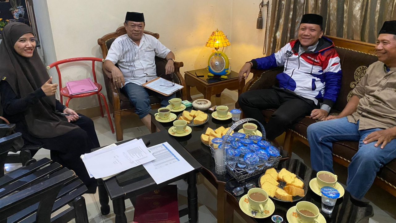 Usai Tarawih, Lurah Lembang Hadiri Rapat Persiapan Pra RAT Koperasi Merah Putih Kelurahan Lembang