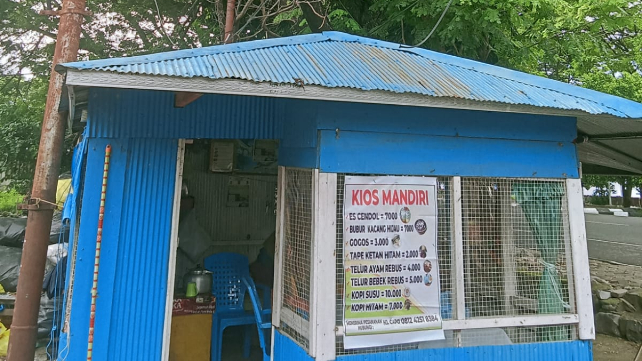 Kios Mandiri Hj. Capo: Legenda Kuliner Tradisional Sejak Era 80-an di Depan Stadion Lamalaka Bantaeng