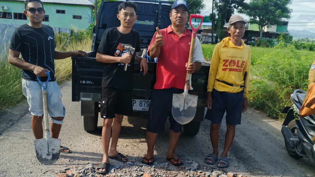 🔥 GASPOOL TANPA HENTI! RW BIALO & RW LAMALAKA BERSATU, JALAN BERLUBANG DI SAMPING STADION AKHIRNYA DITANGANI! 🔥