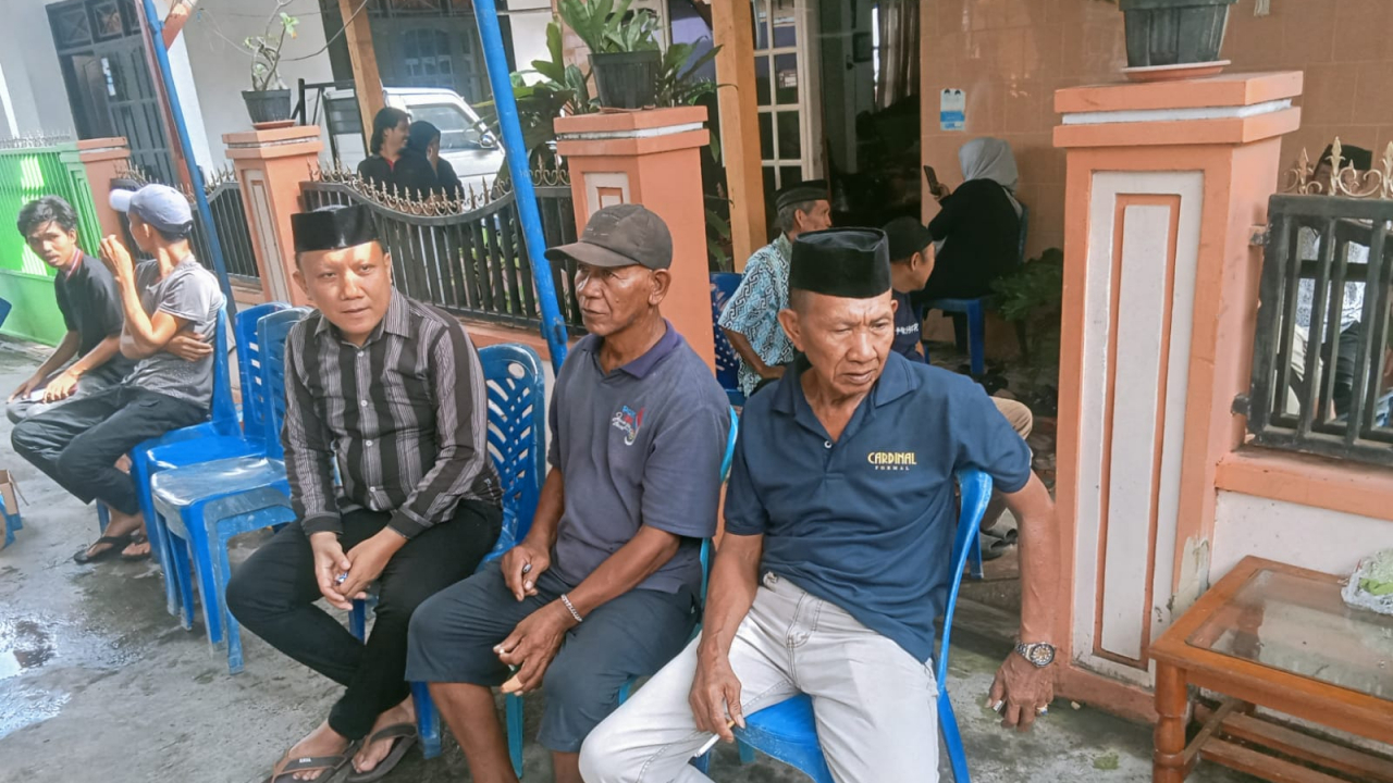 Duka Mendalam di Kampung Tamalangnge: Lurah Lembang dan Unsur Masyarakat Menghadiri Rumah Duka Almarhum Bapak ABD Rasyid