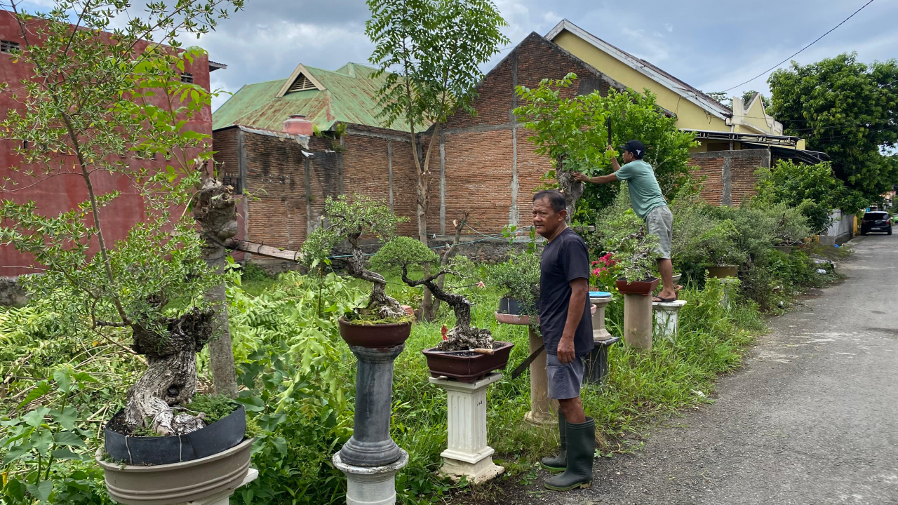 Semangat Gotong Royong Terus Terjaga, Warga RW 4 BTN Arakeke Laksanakan Kerja Bakti Bersama