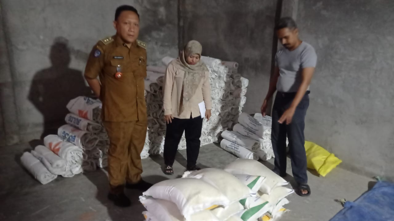 Kelurahan Lembang segera melakukan koordinasi proses penggantian bapan yang terkena banjir yang menimpa kantor kelurahan lembang