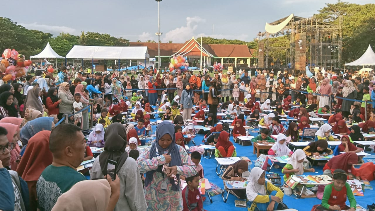 Semarak Lomba Menggambar dan Mewarnai “JAGONA PASIKOLA” Meriahkan HUT Bantaeng ke-771 di Pantai Seruni