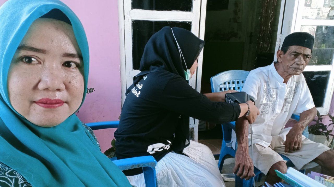 Meski Menjelang Libur Idul Fitri, Ketua TP PKK Kelurahan Lembang Tetap Aktif Kunjungi Posyandu Anggrek Tama’langnge