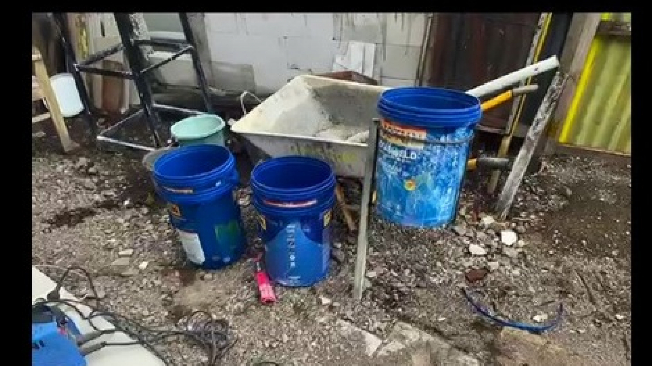 Semangat Gotong Royong RW 5 Biring Kassi Lembang: Pengecoran Bertahap Demi Lingkungan Bersih