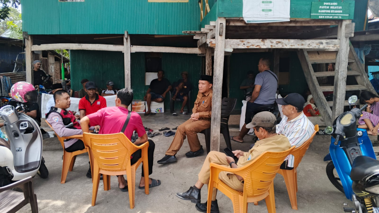 Langit Lamalaka Berduka: 3 Pilar Kelurahan Lembang dan Seluruh RT/RW Antar Ayahanda RT Lamalaka ke Peristirahatan Terakhir di Samping Stadion Lamalaka