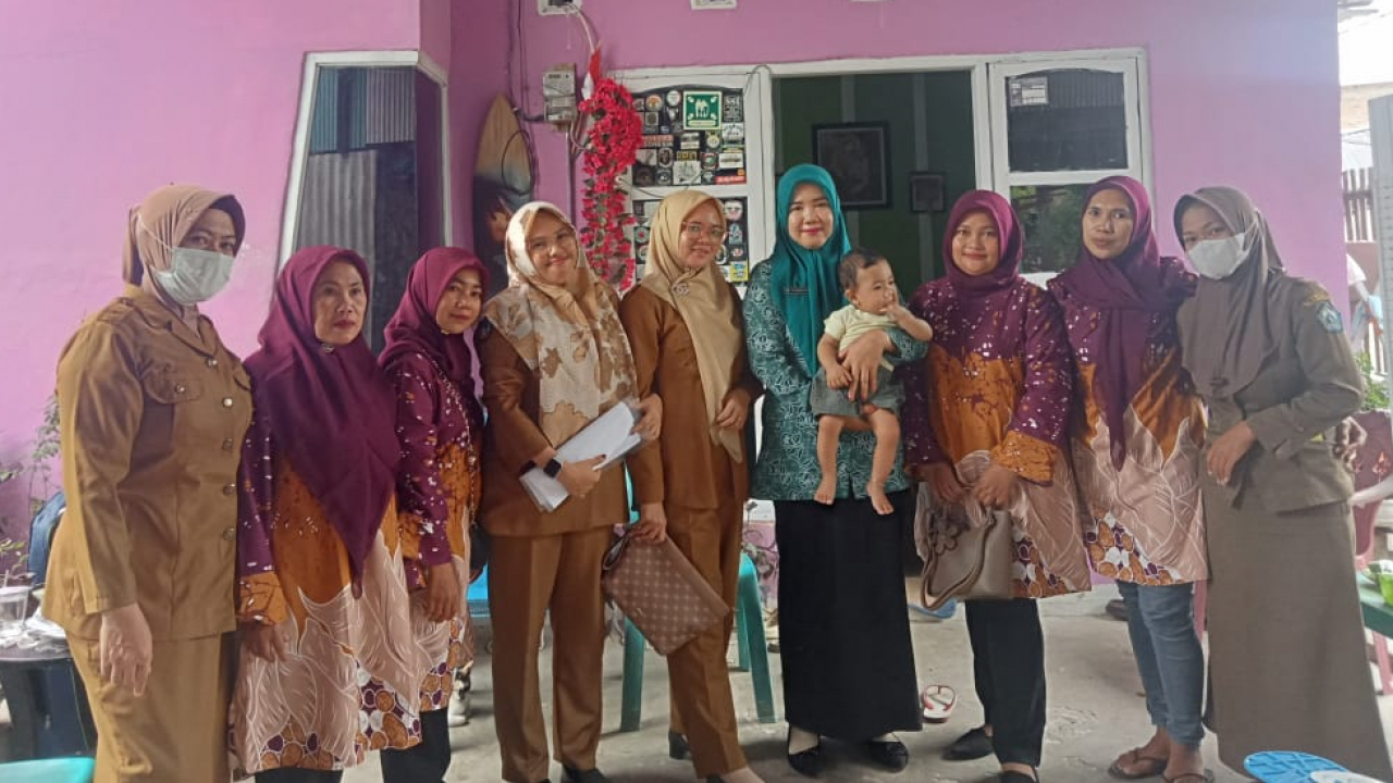 Posyandu Rutin Kelurahan Lembang: Sinergi TP PKK dan Puskesmas Wujudkan Ibu dan Anak Sehat
