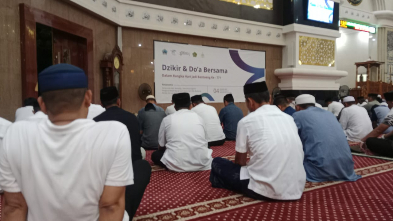 Kelurahan Lembang Ikuti Dzikir dan Doa Bersama di Masjid Syech Abdul Gani dalam Rangka Hari Jadi Kabupaten Bantaeng ke-771