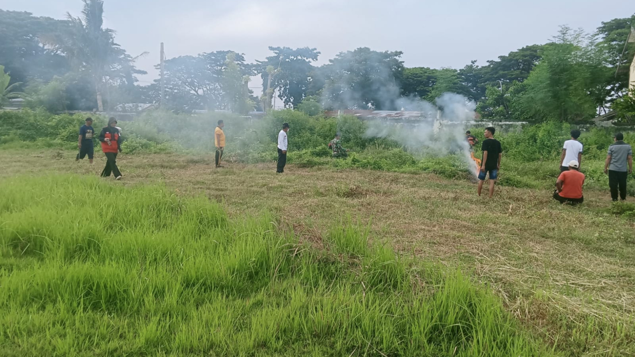 Tetap Bergerak di Hari Libur Isra Mi’raj, Jumat Bersih di Stadion Mini Lamalaka Satukan TNI, Pemerintah, dan Masyarakat Kelurahan Lembang