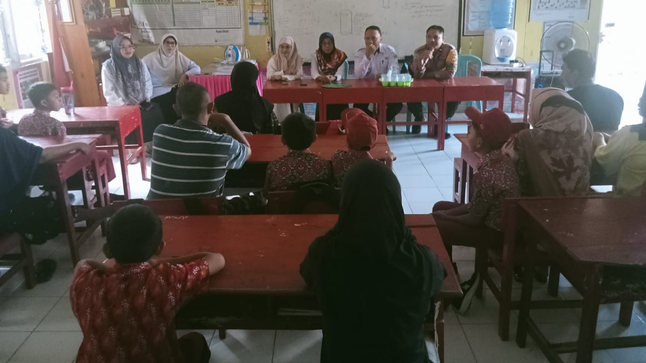 Tegas dan Edukatif! Lurah Lembang Turun Tangan Tindak Pelanggaran Siswa Merokok di SDN 17 Ujung Labbu