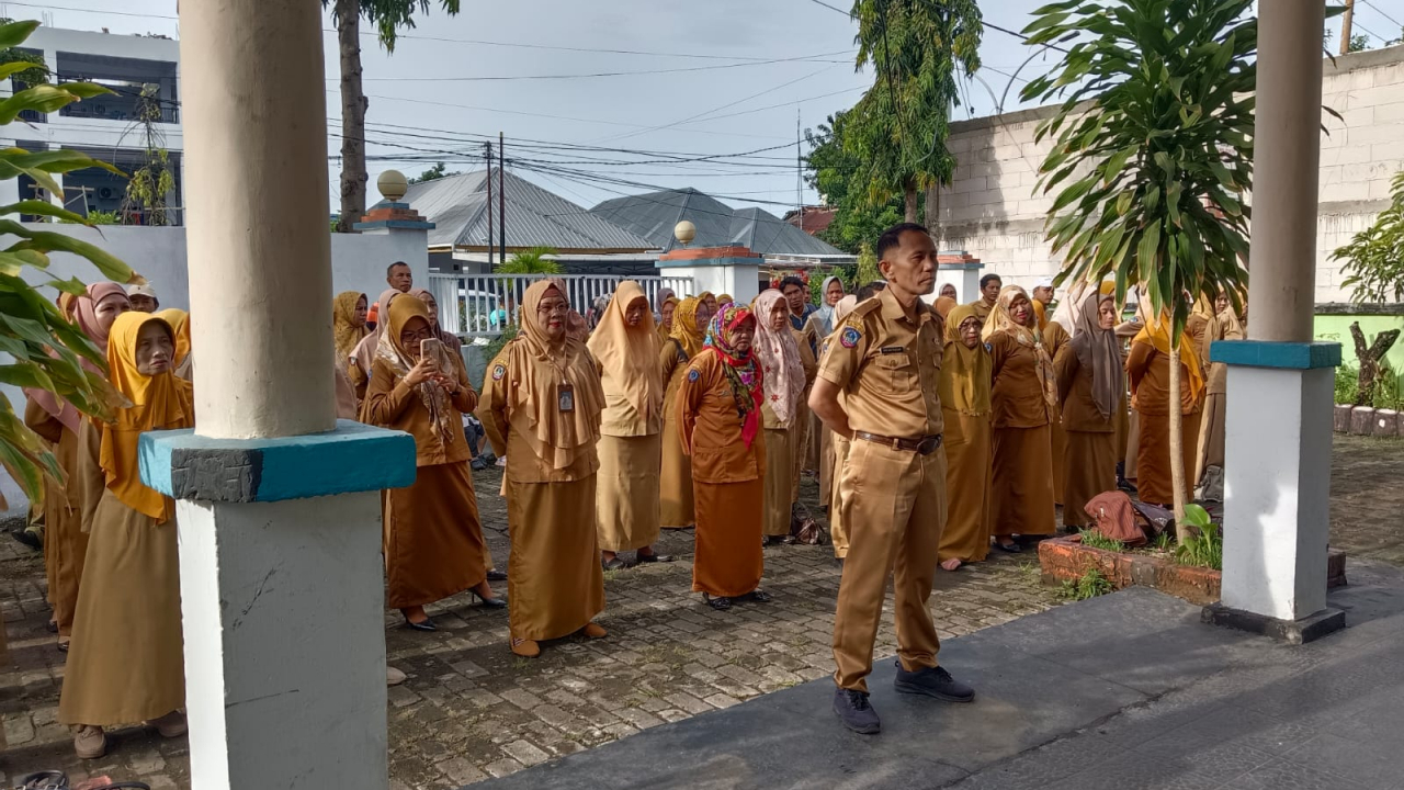 Apel Senin Pagi Kelurahan Lembang bertindak sebagai Pembina