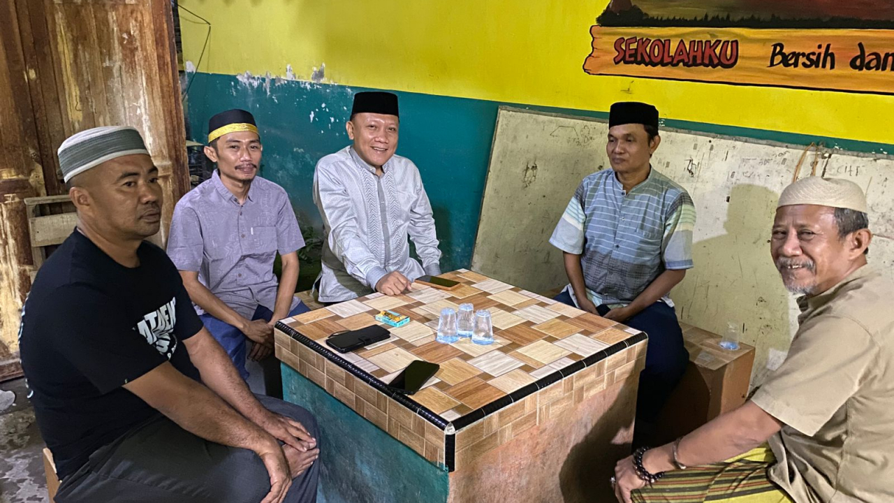 Usai Buka Puasa, Lurah Lembang Langsung Gaspol! Rapat Mendadak di SDN 17 Ujung Labbu Bahas Isu Panas Tiap Wilayah