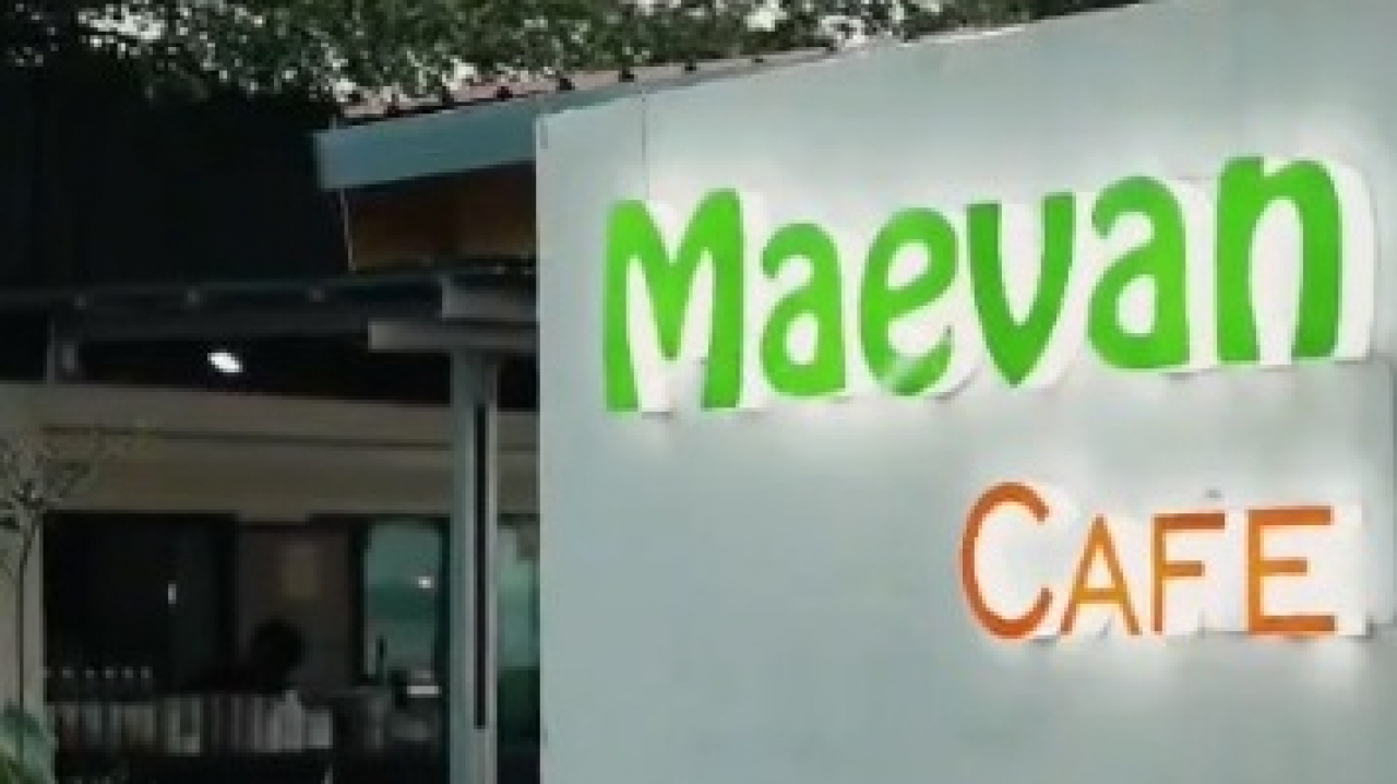 🌟 “LAGI, LAGI, DAN LAGI! KELURAHAN LEMBANG TAK HENTI PROMOSIKAN UMKM — MAEVAN CAFE JADI SURGA BARU PENIKMAT SENJA DI BANTAENG!”