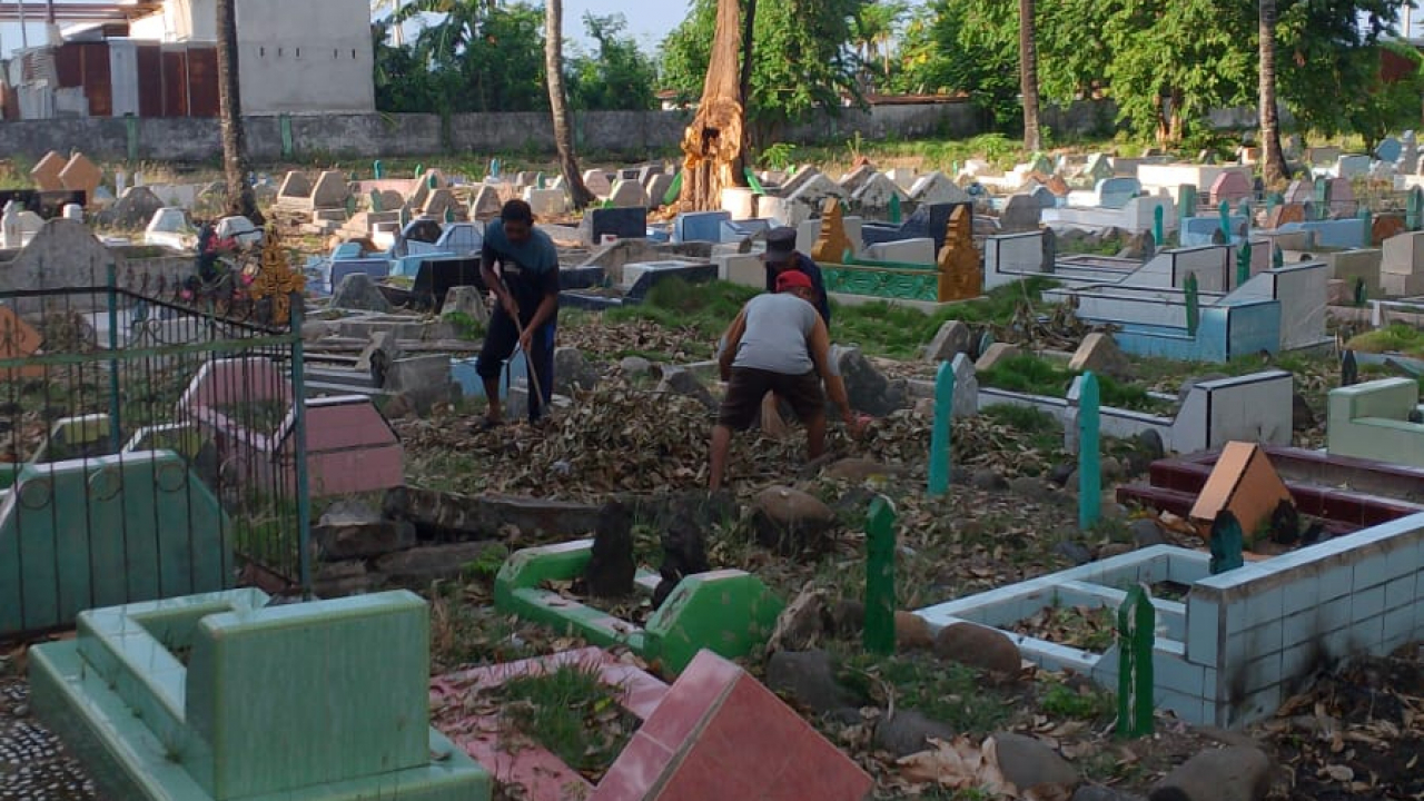 Gotong Royong Warga Bersihkan TPU Tamalangnge Sambut Bulan Suci Ramadan 2026