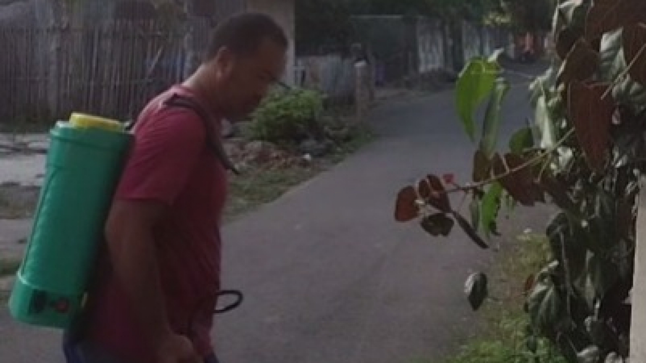 Mantap Memang Tuwwa! Ketua RW Sungai Bialo II Jadi Teladan Kebersihan Lingkungan