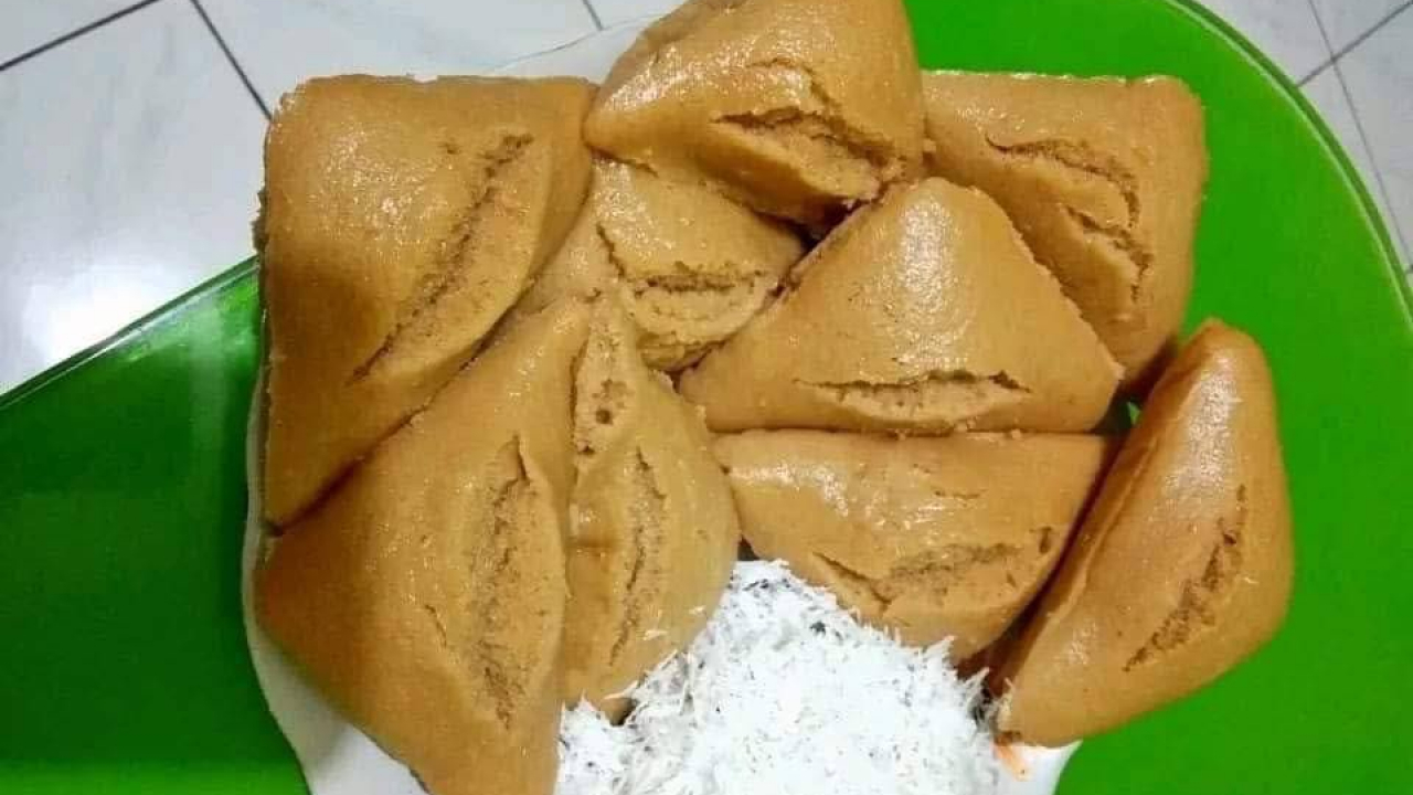 Kue Apang Khas Ujung Labbu, Kelurahan Lembang - Warisan Rasa yang Terus Menghidupkan Tradisi