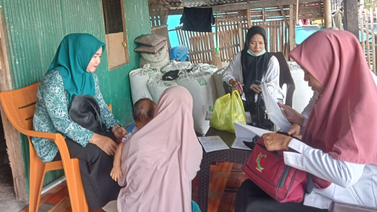 Posyandu Rutin RW 03 Lamalaka: Wujud Sinergi Pelayanan Kesehatan Masyarakat di Kelurahan Lembang