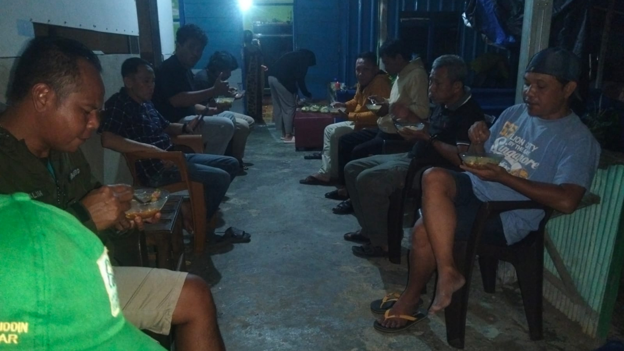 Hangatnya Kebersamaan di Malam Minggu: Silaturahmi RT–RW Kelurahan Lembang di RW Lamalaka