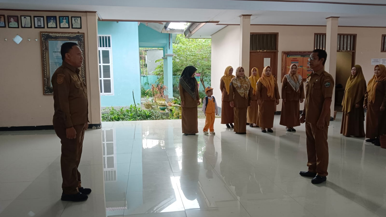Apel Pagi Rutin Kecamatan Bantaeng Digelar di Aula Kantor Camat dalam Suasana Gerimis