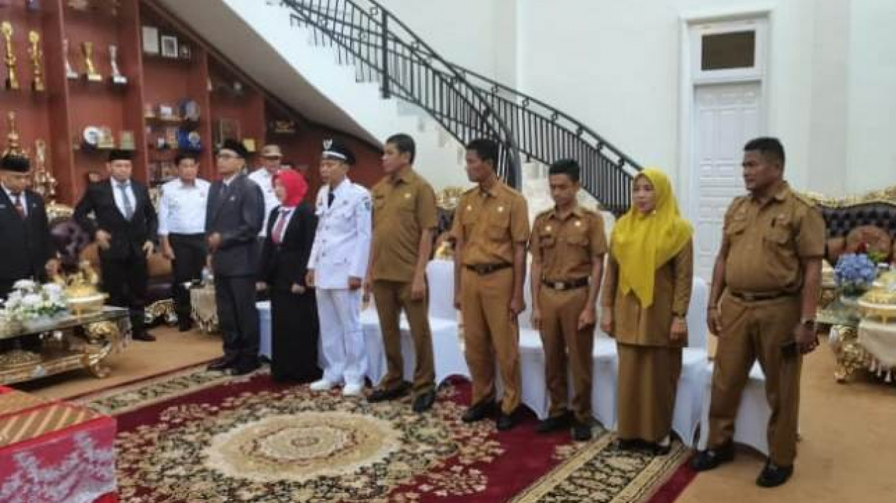 Rotasi 8 Pejabat Digelar di Rujab Bupati Bantaeng, Tiga Putra Putri Terbaik Kecamatan Bantaeng Naik Jabatan!