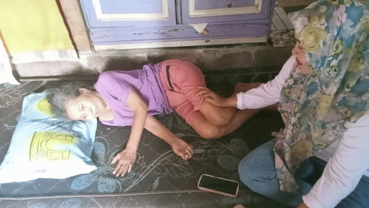 Lurah Lembang Bersama Ibu Lurah Lakukan Kunjungan Verifikasi Lansia ke Seluruh Wilayah RT/RW Kelurahan Lembang Bantaeng
