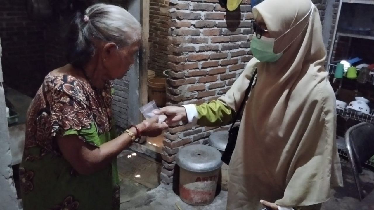 UPT Puskesmas Lasepang Gencarkan Pembagian Bubuk Abate dan Pemantauan Wilayah Rawan DBD di Kelurahan Lembang